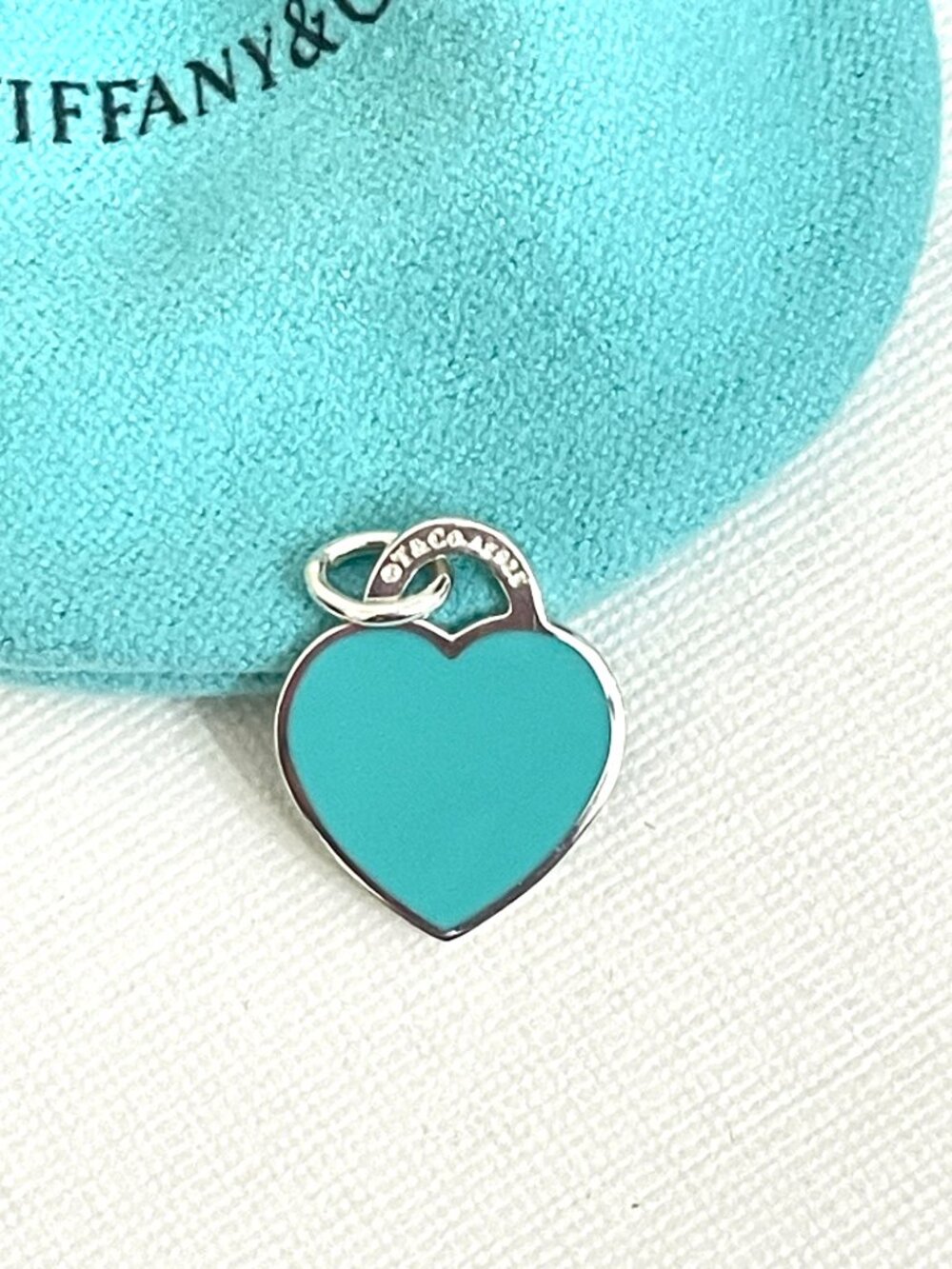 New Tiffany & Co. Blue Enamel RTT Heart Charm Pendant Silver Small with Pouch - Picture 5 of 11